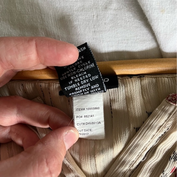 Torrid 3/4 Sleeve Blouse 2X - Picture 7 of 9